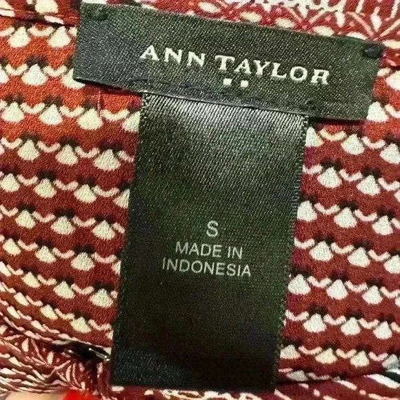 Ann Taylor Cap Sleeve Red, Gray, and White Blouse Size Small - Picture 4 of 4